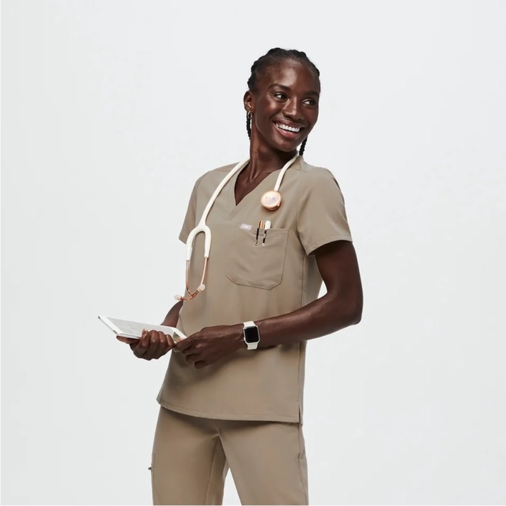XXS Figs Catarina One Pocket Scrub Top (Latte)